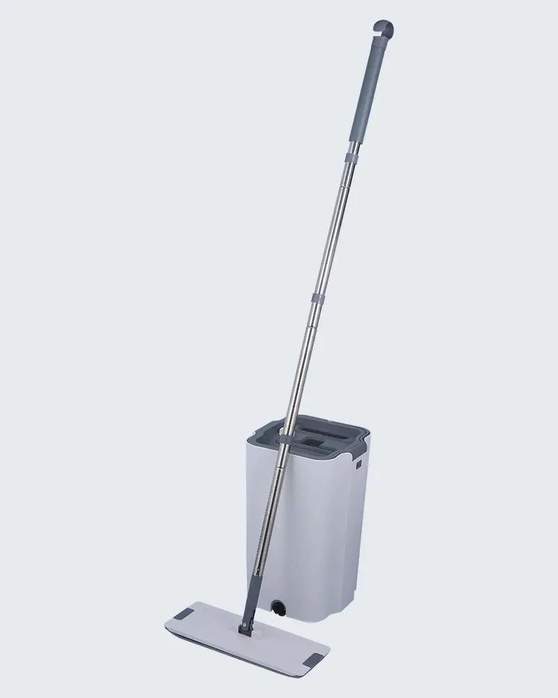 What are the advantages of flat mops compared to ordinary mops?